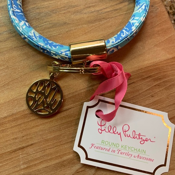 Lilly Pulitzer Accessories - NWT Lilly Pulitizer Round Leather Key Chain
